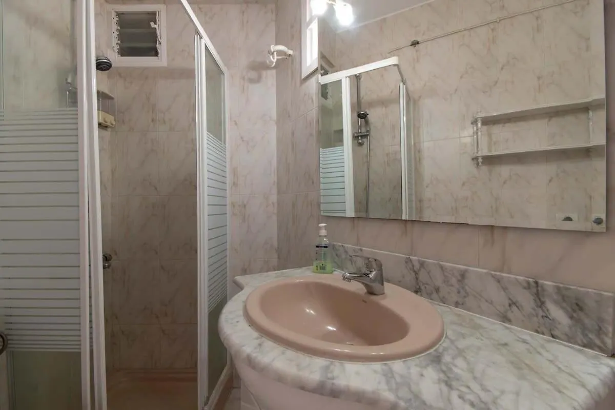 Virginia - Two Bed Apartment Los Cristianos